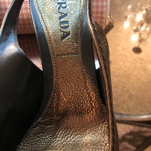 PRADA - Picture 8 of 16